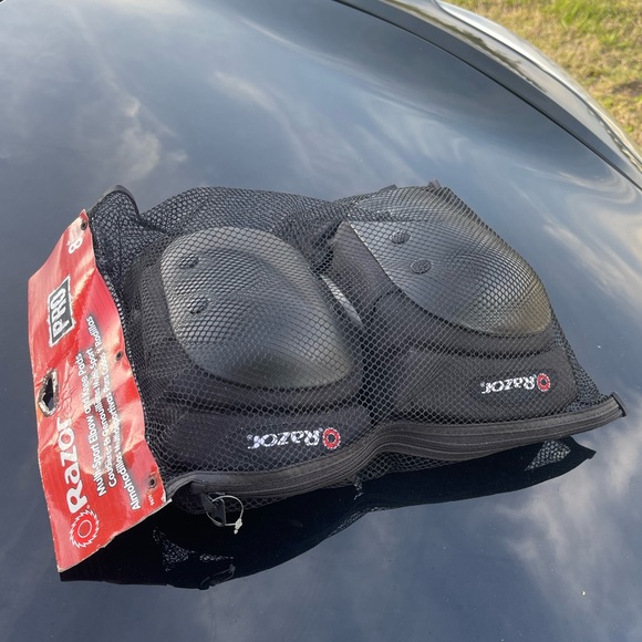 Multi sport elbow and knee pads - Picture 1 of 3